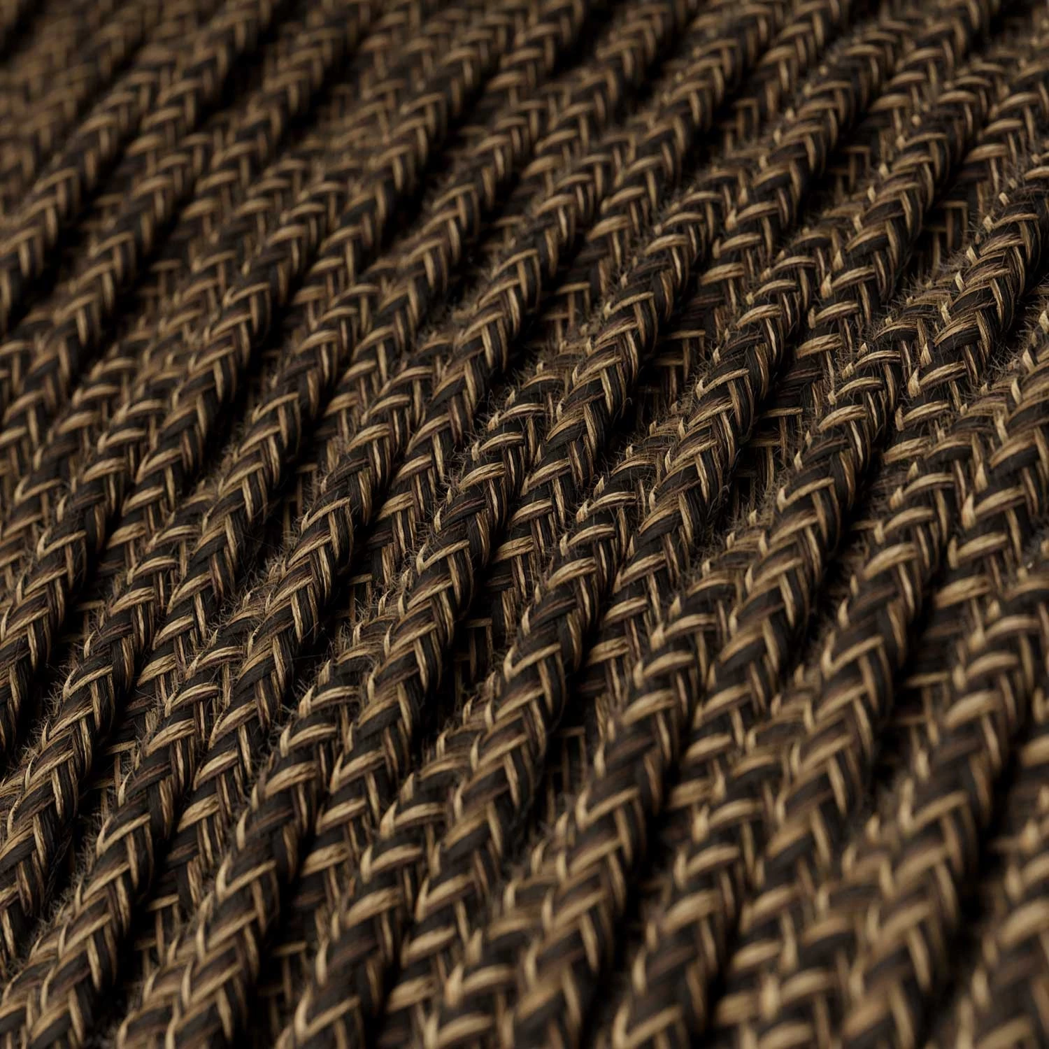 Ophanging gemaakt in Italië met gedraaide textiel kabel en aluminium mof