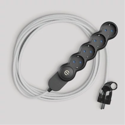 Schuko stekkerdoos met witte stofkabel en Schuko-plug met comfortring - zwart