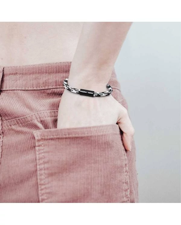 Bracelet with Matt black magnetic clasp and RP04 cable