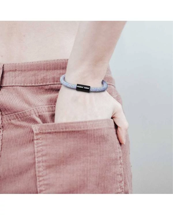 Bracelet with Matt black magnetic clasp and RX09 cable