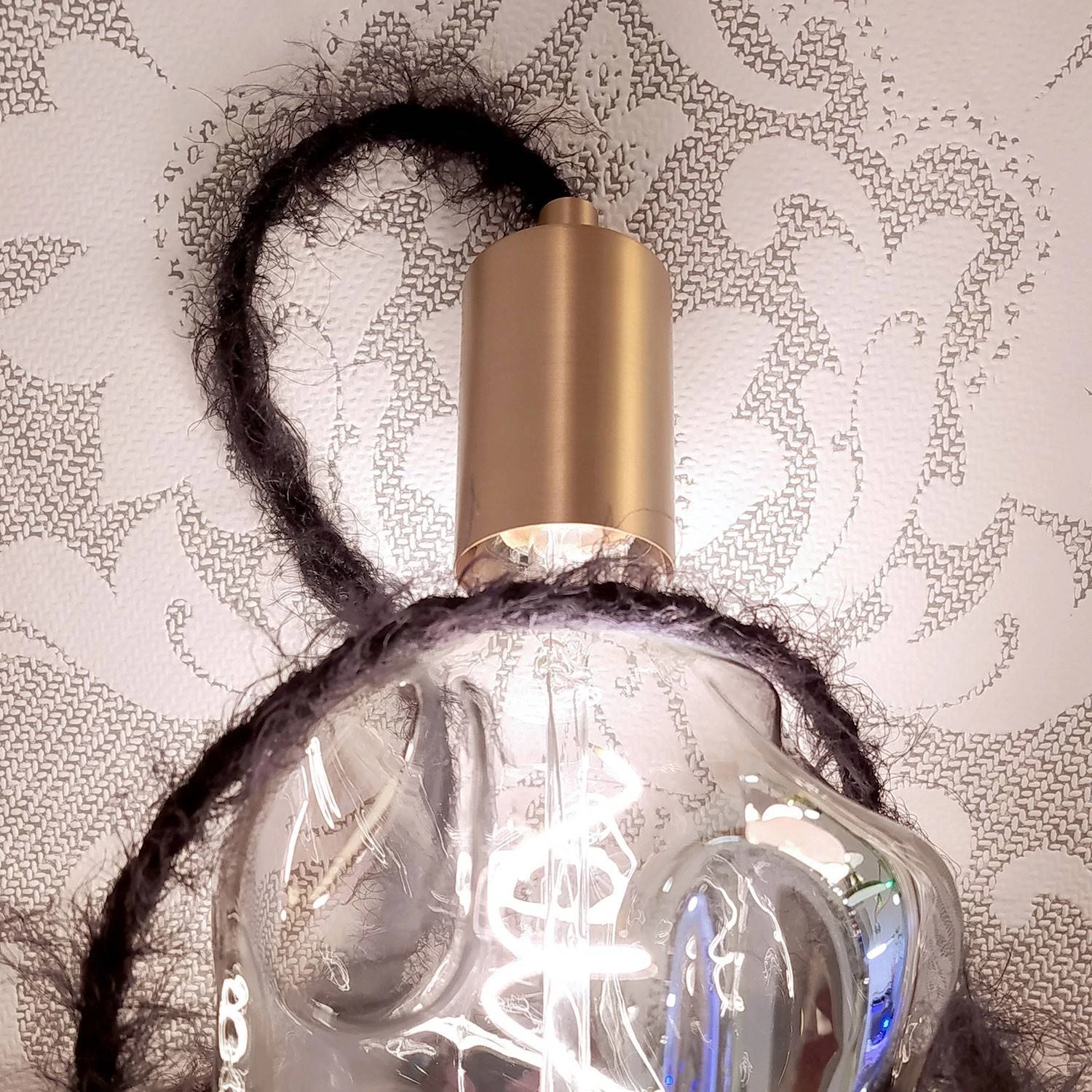 Burlesque gedraaide elektriciteitskabel bekleed met stof, pluizend harig effect, effen kleur zwart TP04