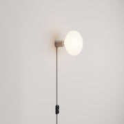 Lampada con spina UK con finitura metallica e lampadina LED Ellipse effetto porcellana - Titanio satinato