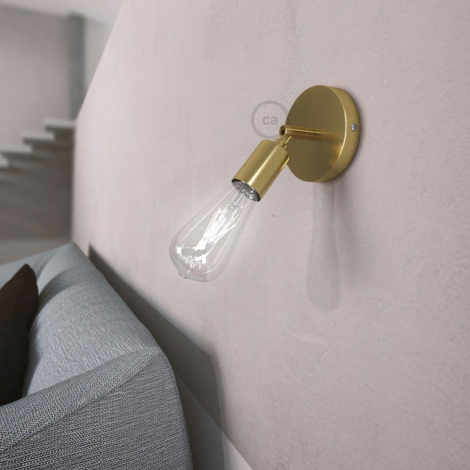 Fermaluce Metal 90°, the adjustable wall flush light - Brass
