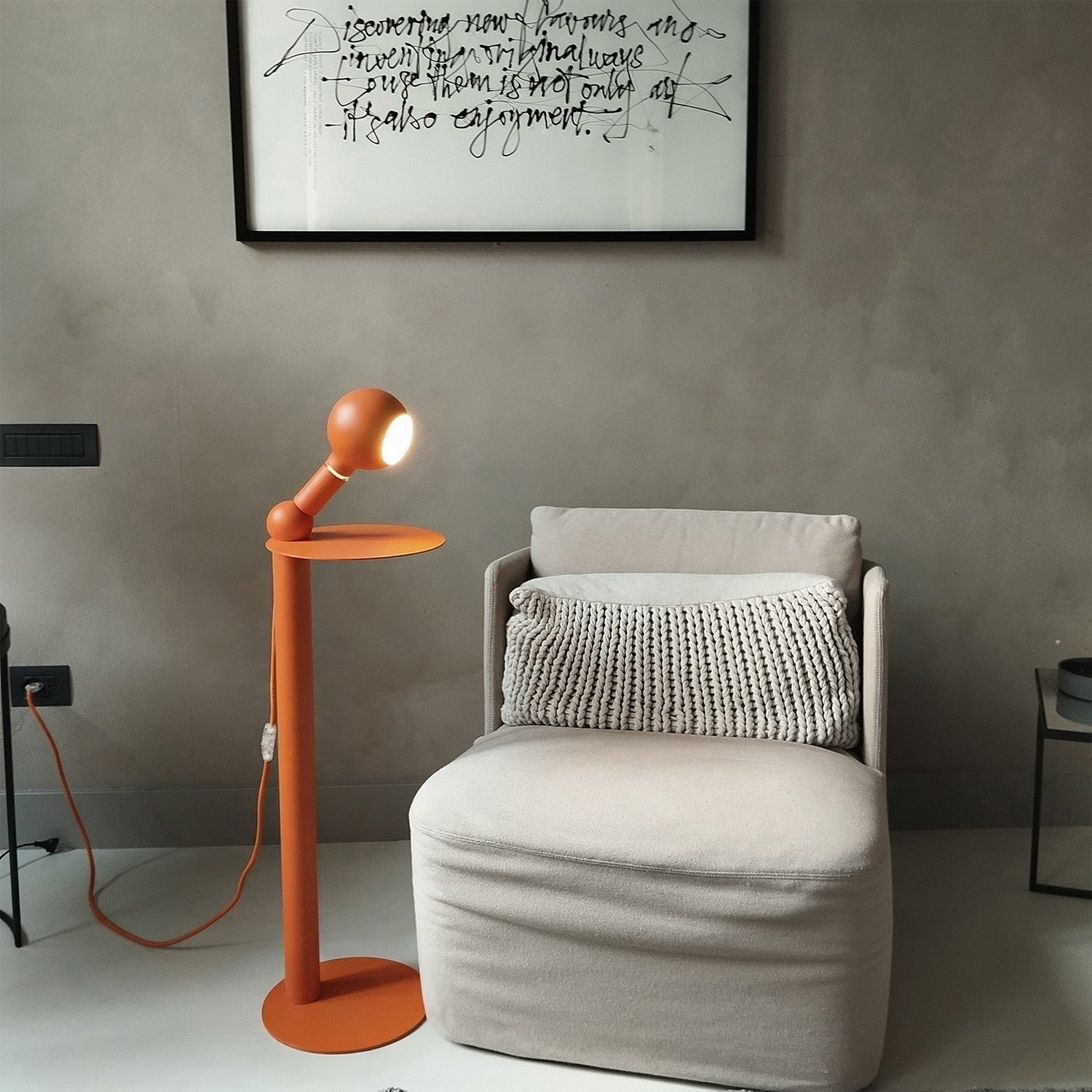 Rocco - Lampada da terra con spina UK e lampadina Camo - Arancione